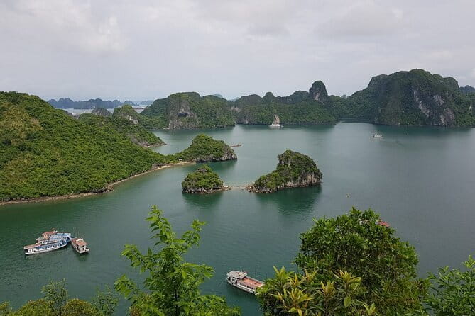 Elite of The Seas - Unique Luxury 3 Days Cruise in Halong & Lan Ha Bay - Day 3: one last sunrise, then back to the mainland