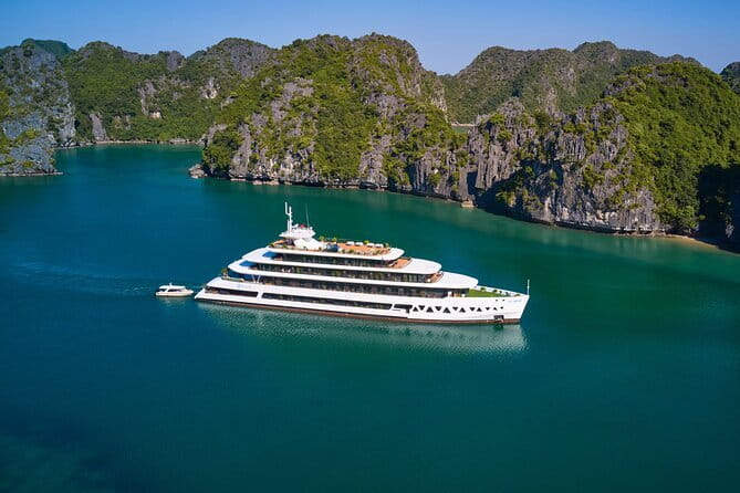 Emeraude Cruise 2 days 1 night Ha Long Bay Tour - Sung Sot Cave, Ha Long Bay’s major cave visit