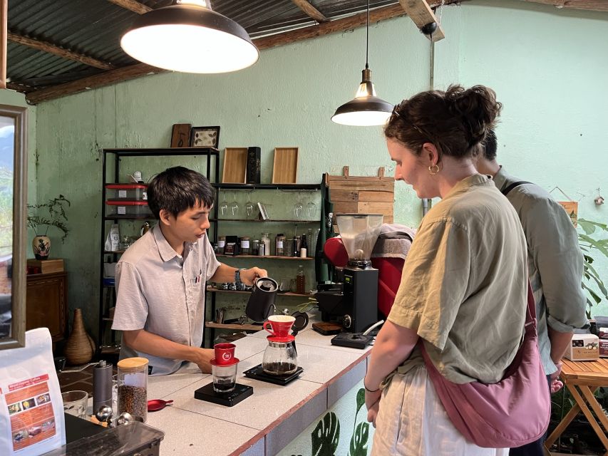 Experience specialty coffee with sustainable coffee farmers - Learning how sustainable coffee is grown
