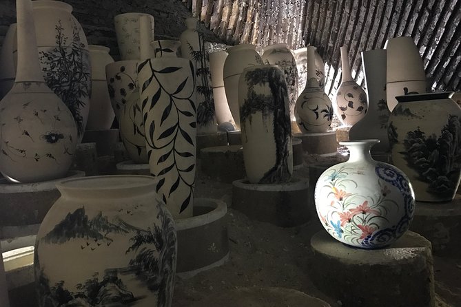 Explore Bat trang village & Ceramics factories with local guide - Lunch, snacks, and water during the seven-hour day