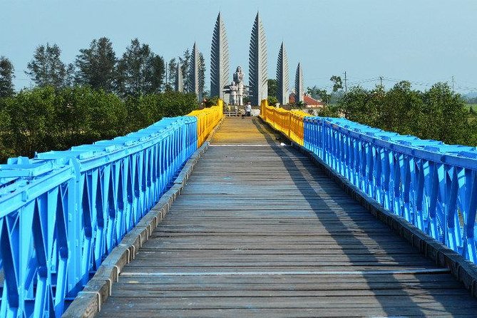 Explore DMZ in Private: Vinh Moc & Khe Sanh from Hue - The long road from Hue to Khe Sanh