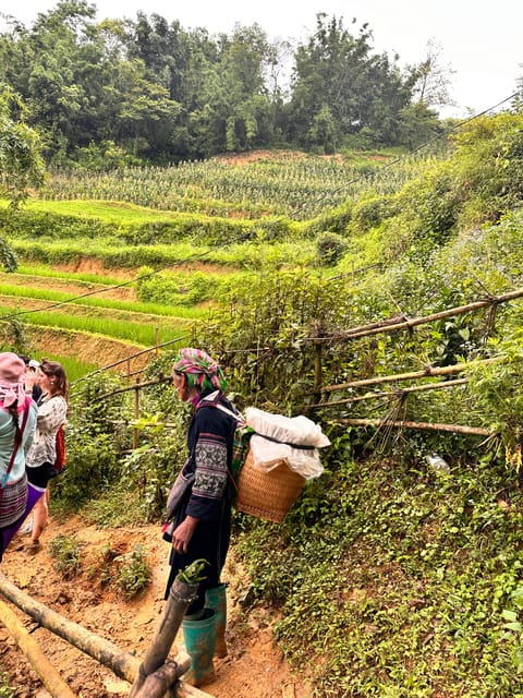 EXPLORE SAPA: 2D1N TREKKING & HMONG CULTURE WITH DINH - Group size, timing, and the social side