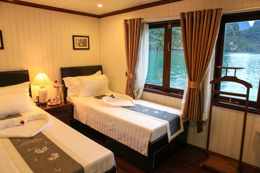 From Hanoi: 2-Day & 1 Night Halong Bay Tour - Spring rolls, breakfast, and the ride back to Hanoi