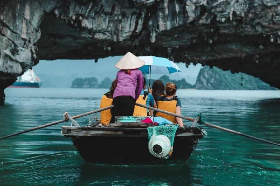 From Hanoi: 2-Day Bai Tu Long Bay Luxury Cruise with Jacuzzi - Why Bai Tu Long Bay is the better setting for a one-night cruise