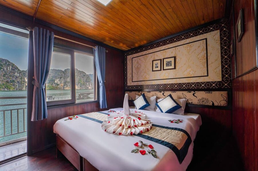 From Hanoi: 2-Day Ha Long Bay Boat Tour - Sung Sot Cave and Titop Island in one afternoon