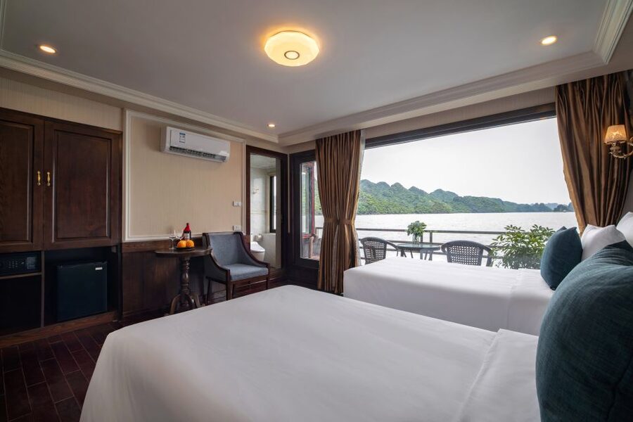 From Hanoi: 2-Day Halong and Lan Ha Bay La Pandora Cruise - An early start for Dark and Bright Cave