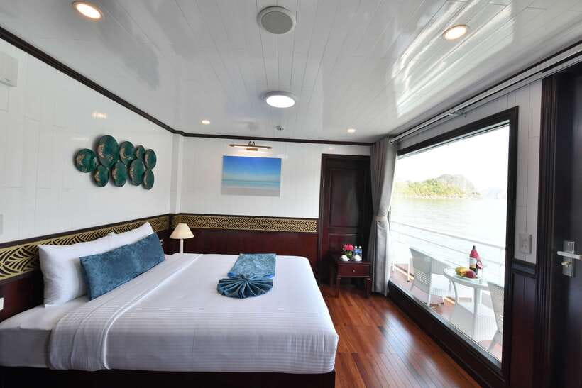 From Hanoi: 2-Day Halong Sapphire Cruise with Balcony Cabin - Boarding Sapphire Cruise at noon