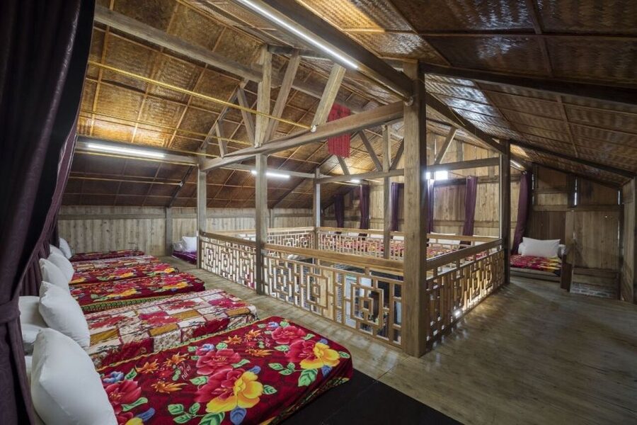 From Hanoi: 2-Day Sapa Cultural Exchange Tour with Homestay - From Hanoi to Sapa by sleeping bus