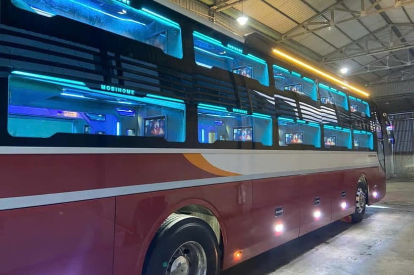 From Hanoi: 2-Day Sapa Limo Bus Tour & Fansipan Peak Visit - Walking through Hmong villages and rice terraces