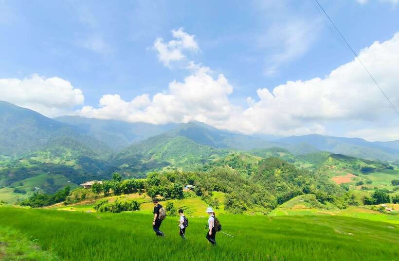 From Hanoi: 2-Day Sapa Trek Tour - Luxury Limousine Transfer - Weather, clothing, and useful packing advice