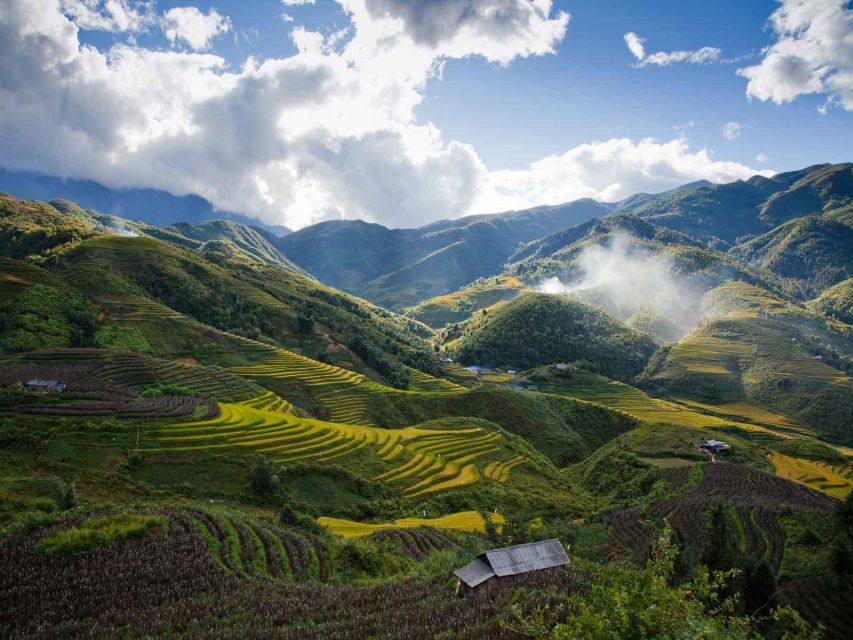 From Hanoi: 3-Day Sapa Trekking with Limousine Transfer - The long road from Hanoi to Sapa