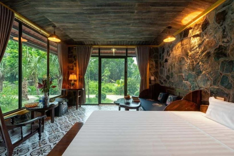 From Hanoi : 4-day Ninh Binh-Halong Bay Cruise with Balcony - Two nights at the Ninh Binh lodge