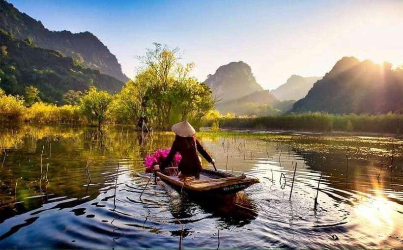 From Hanoi: Full-Day Perfume Pagoda Group Tour with Lunch - The 7:45 pickup and long road to the Yen Stream