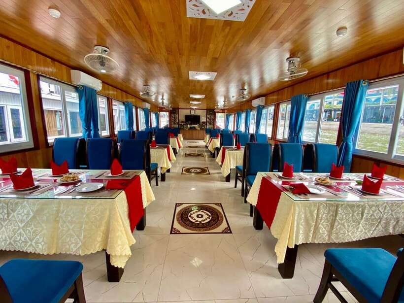 From Hanoi: Ha Long Bay Save-Cost Tours - Big & Small Groups - The return cruise and sunset social time