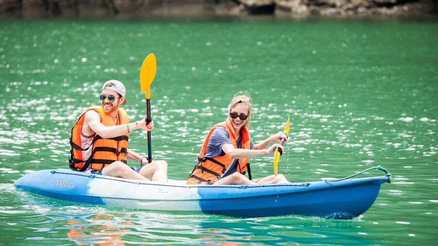 From Hanoi: Halong Bay 1 Day Trip Visit Cave, Island, Kayak - How the guide can shape the day