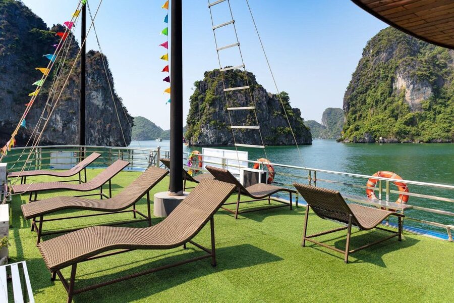 From Hanoi: Halong Bay 1 Day Trip Visit Cave, Island, Kayak - Entering Sung Sot, the Surprise Cave