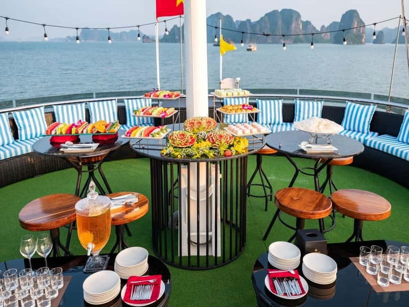 From Hanoi: Halong bay Luxury tour on 5 star cruise - Luon Cave by kayak or bamboo boat