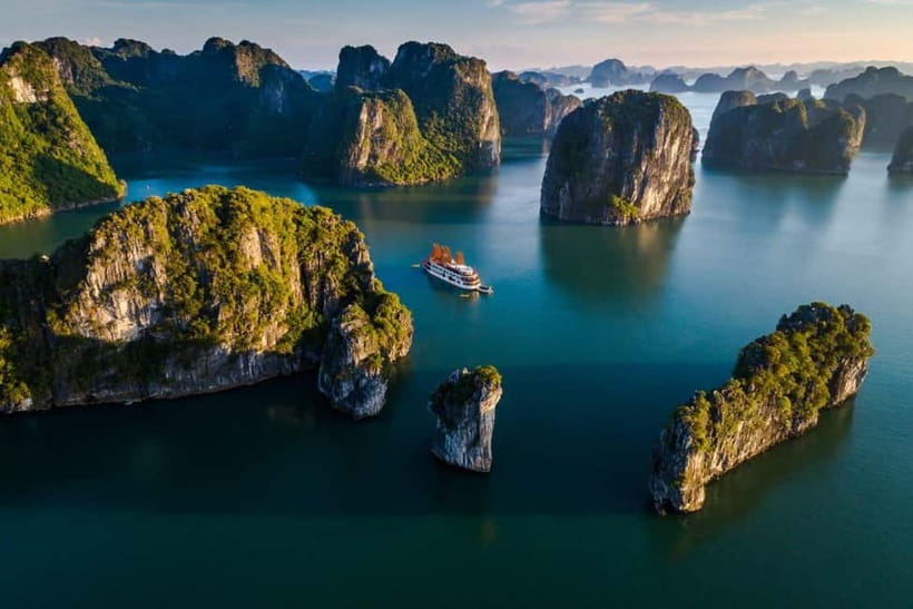 From Hanoi: Halong bay Luxury tour on 5 star cruise - Titop Island for swimming and views