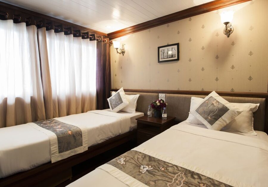 From Hanoi: Halong Explorer 3-Day Deluxe Cruise - Key points at a glance