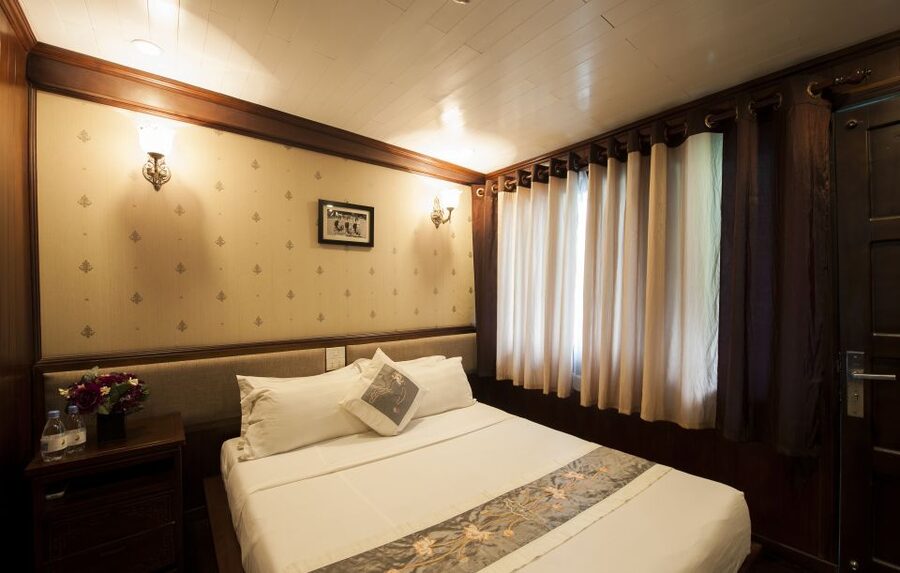 From Hanoi: Halong Explorer 3-Day Deluxe Cruise - The pearl farm visit