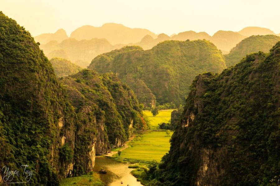 From Hanoi: Hoa Lu, Hang Mua Hike, Tam Coc Boat, and Lunch - Hoa Lu and the old royal city