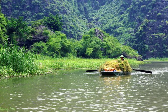 From Hanoi: Hoa Lu - Tam Coc boating - Cycling & Mua Cave visit - Two hours on the water at Tam Coc or Trang An