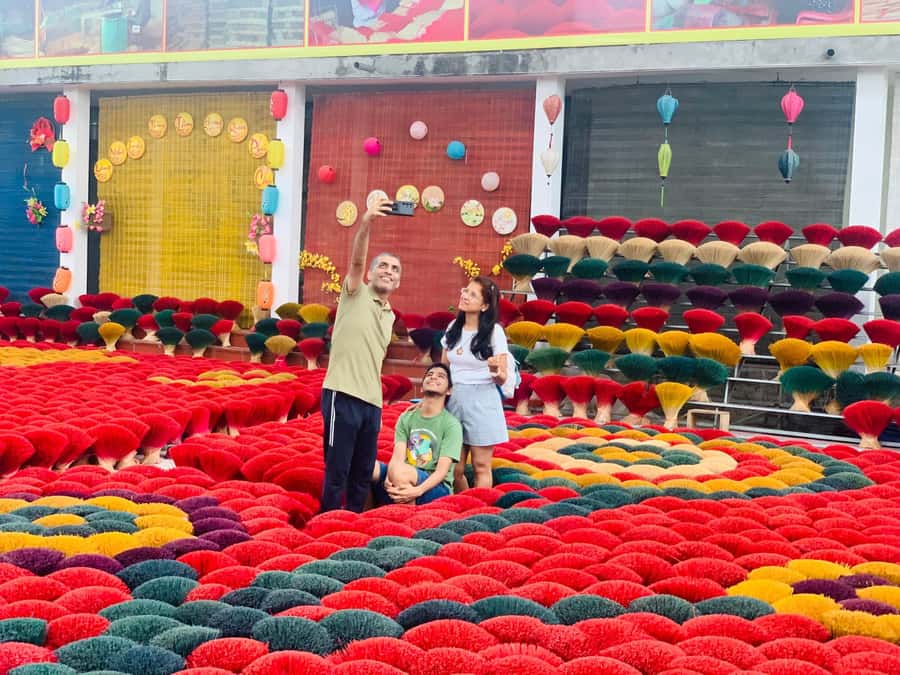 From Hanoi: Incense Village, Conical Hat and HaThai Art Tour - Chuong village and your conical hat