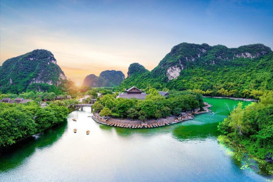 From Hanoi: Ninh Binh, Hoa Lu, Tam Coc, & Mua Cave Day-Trip - Tam Coc by bamboo boat