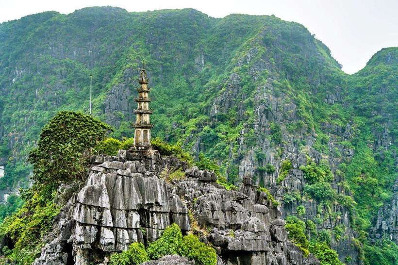From Hanoi: Ninh Binh- Hoa Lu-Tam Coc- Mua Cave- Highlight - A short bike ride through the countryside
