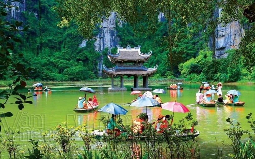 From Hanoi/NinhBinh: HoaLu-Bai Din- TrangAn- MuaCave-BichDon - Trang An by boat, the centerpiece of the day