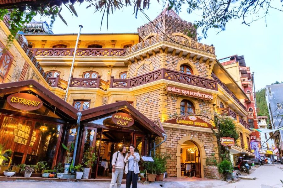 From Hanoi: Sapa Hill Tribes 2-Day Tour by Overnight Train - The return to Hanoi and the awkward final evening