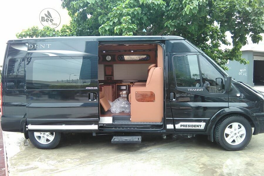 From Ho Chi Minh City: Mekong Delta VIP Tour by Limousine - Vinh Trang Pagoda comes first