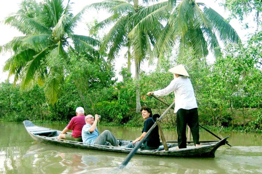 From Ho Chi Minh City: Mekong Delta VIP Tour by Limousine - The sampan ride is the quietest part