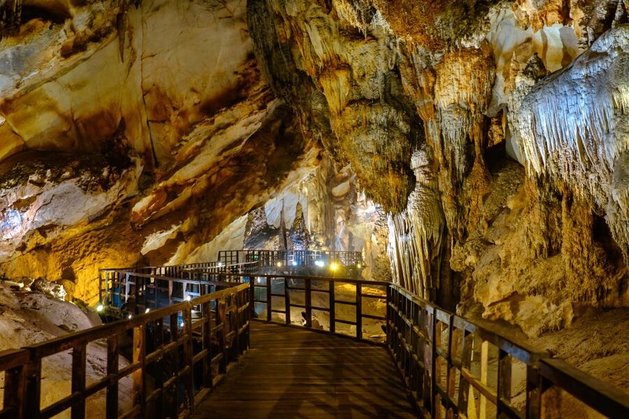From Phong Nha/Dong Hoi: Paradise and Phong Nha Cave Tour - Phong Nha Cave and the Son River cruise