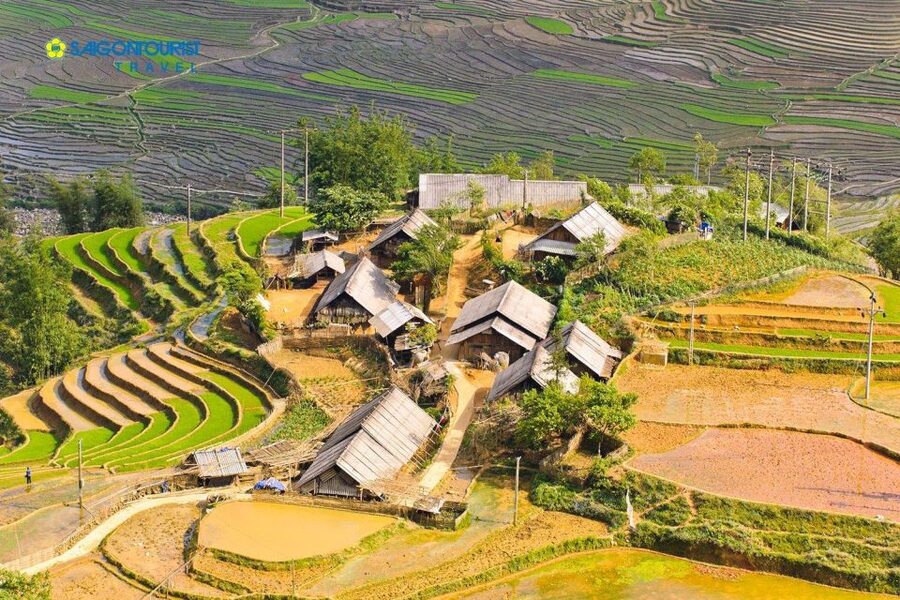 From Sapa: Terrace Fields and Local Villages Trek with Lunch - Leaving Sapa on foot at 8 a.m.
