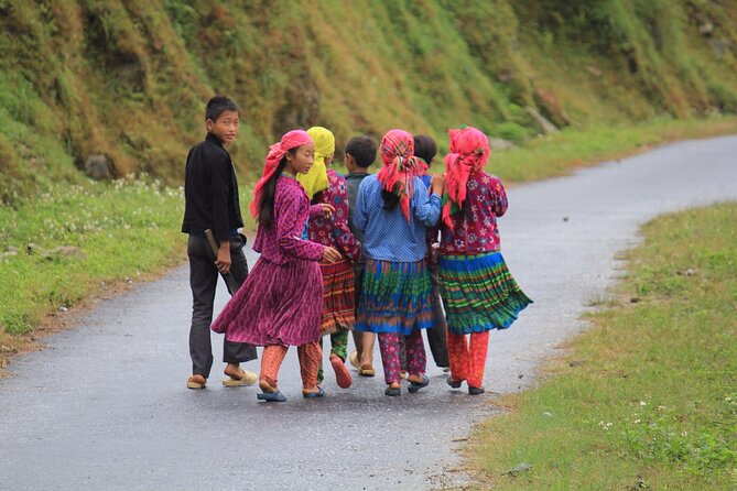 Ha Giang Loop 3 days and 2 nights Motorbike Tour with Easy rider - H’mong villages and the return through Yen Minh