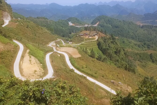 Ha Giang loop 3 or 4 Days, Small Group Tour (within easy riders) - Day two: Ma Pi Leng Pass and the biggest views