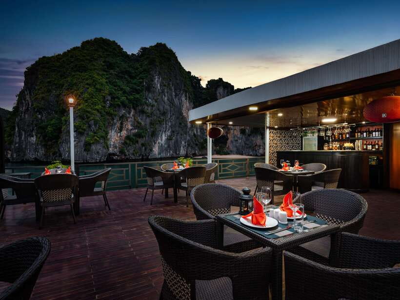 Ha Long Bay: 2-Day Tour with La Pandora Boutique Cruise - Guides, service, and the small-group question