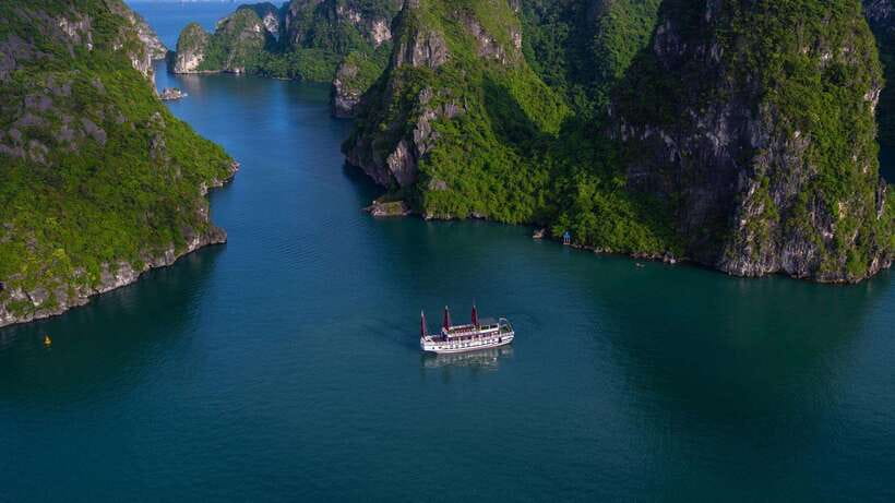 Ha Long Bay - Bai Tu Long Bay Luxury Boat Tour & Transfer - Sung Sot Cave and its formations