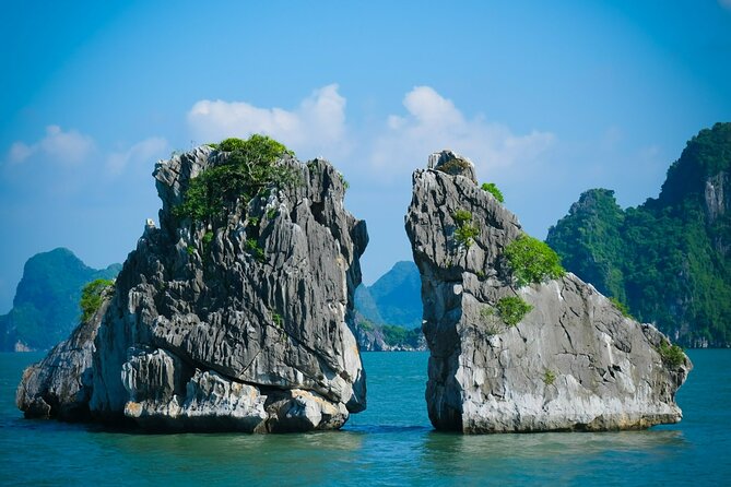 Ha Long Bay Cruise Day Tour-Cave, Kayaking,Ti top island & Lunch - Sung Sot Cave and its steep stairway