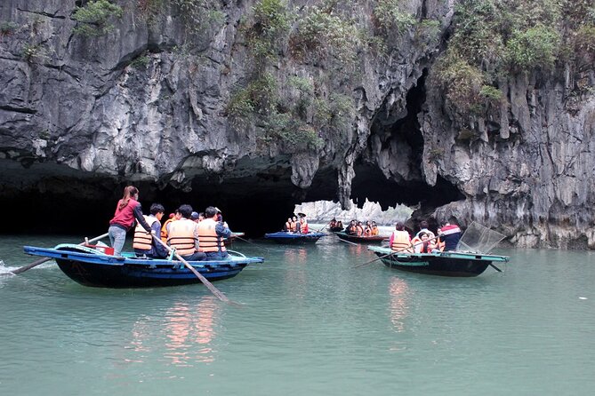 Ha Long Bay Day Cruise From Ha Noi - Luon Cave by kayak or bamboo boat