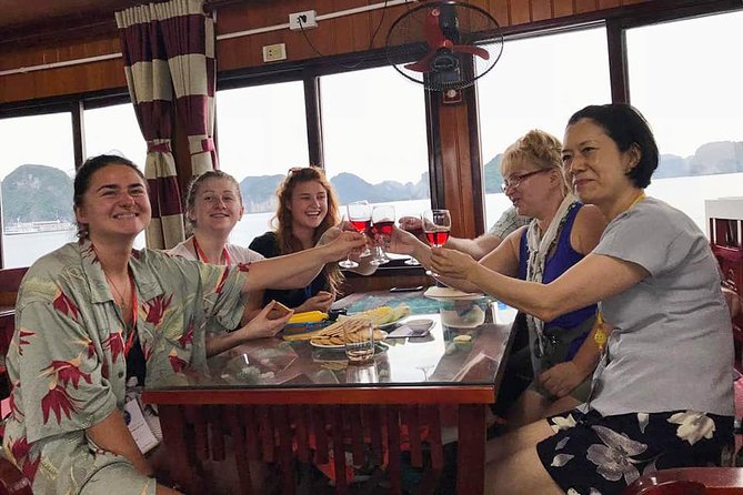 Ha Long Full Day Deluxe Trip - Long Route (6-Hour Trip) - Titop Island and the climb to the viewpoint