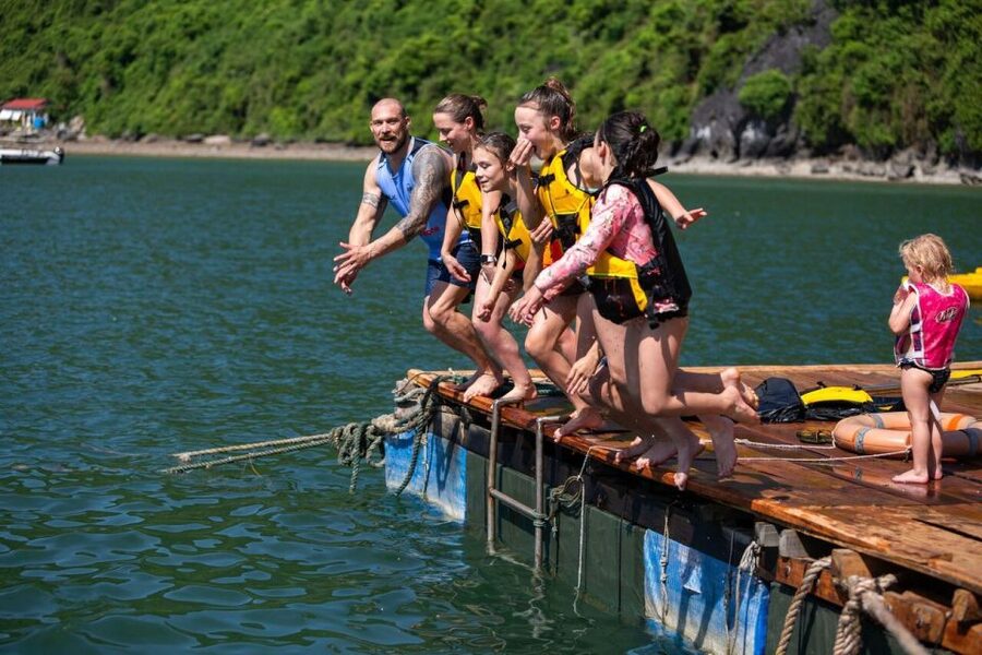 Ha Long & Lan Ha Bays: 2-Day Cruise with Meals & Kayaking - Bright Cave by bamboo boat
