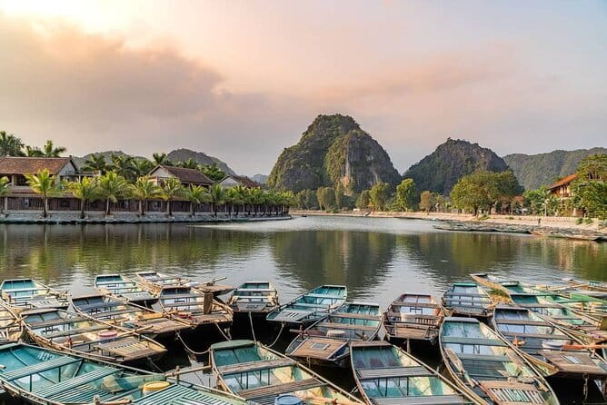 Hai Phong City Historical and Food Tour - Market food at Sat or Cat Bi