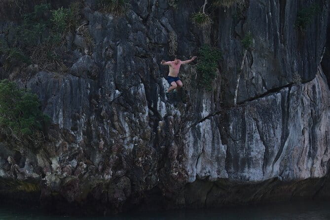 Half day Deep Water Solo - The 15-minute start at Núi Ngọc
