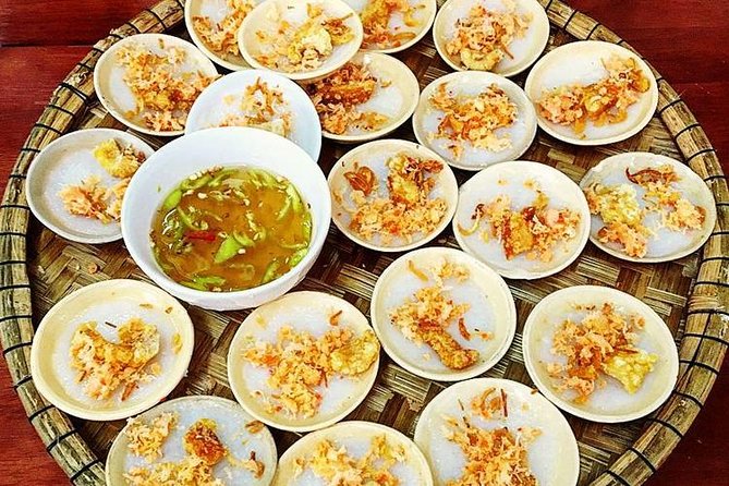 Half-Day Guided Street Food Walking Tour at Hue - Che Hue is the sweet pause