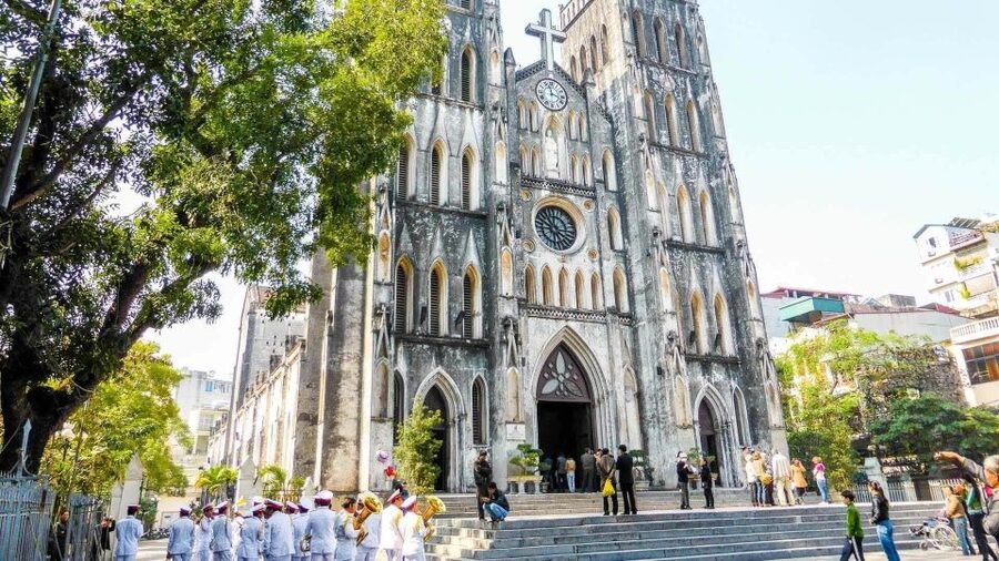 Half-Day Hanoi Foodie Tour by Motorbike - One hour at the Ho Chi Minh Mausoleum