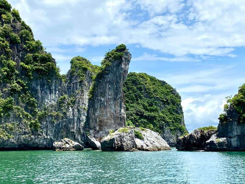 Half day Lan Ha Bay excursion ( 4 hours ): Kayaking, Snorkel - Why Lan Ha Bay feels different from Ha Long Bay