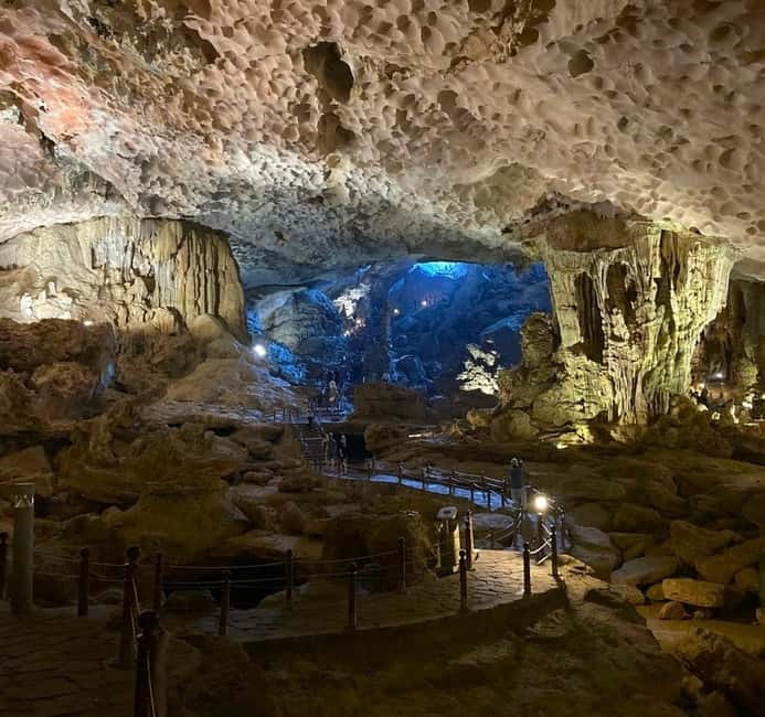 Halong 6 Hours Cruise: Kayak, Cave, Lunch, Beach & Island - Sunset snacks on the return cruise