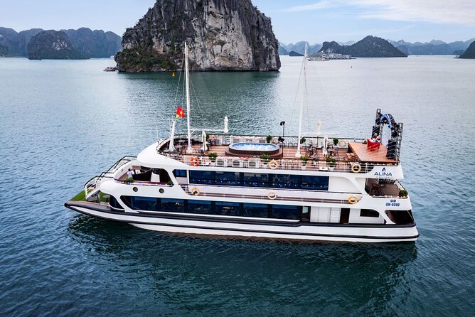 Halong and Bai Tu Long Luxury Day Escape - Luon Cave: choose your way through the lagoon